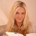 Profile Picture of Alice Anjo Decker (@aliceanjodecker) on Instagram