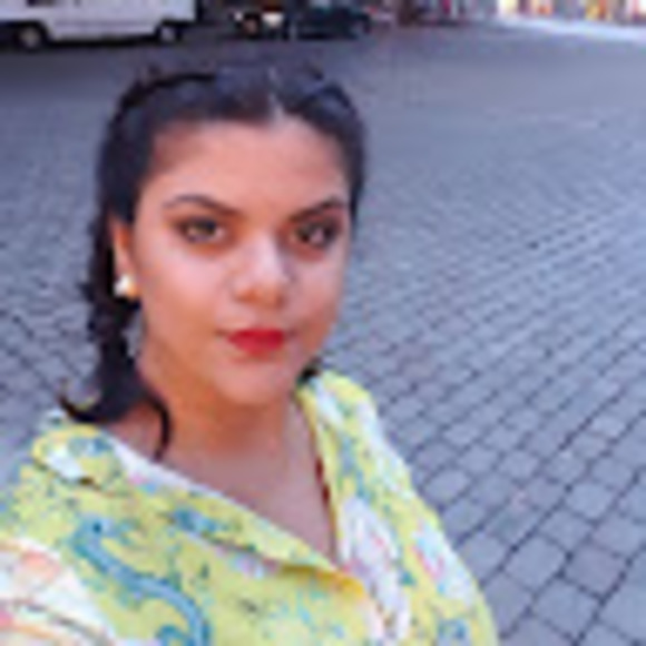 Profile Picture of Anashen Navasartian (@anashnavasart) on Poshmark