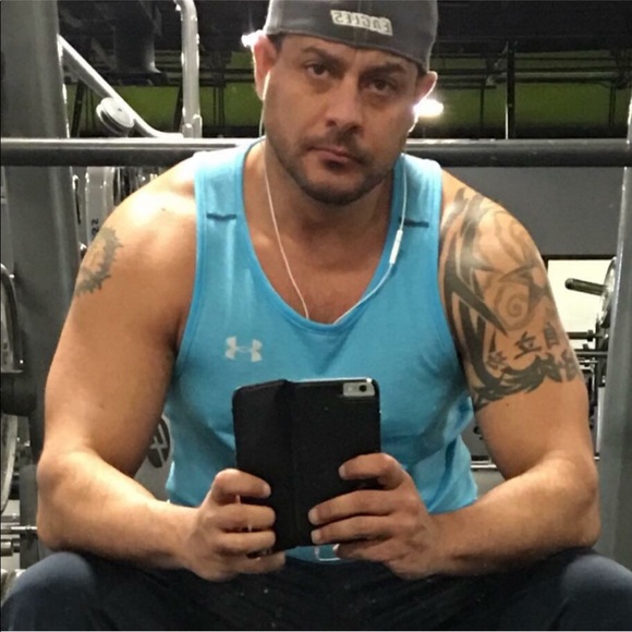 Profile Picture of Joseph Venuti (@josephvenuti33) on Poshmark