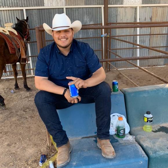 Profile Picture of Miguel Arreola (@miguel_jr) on Poshmark