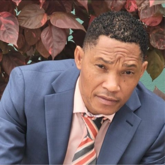 Profile Picture of Charles Marhone (@charlesmarhone) on Poshmark