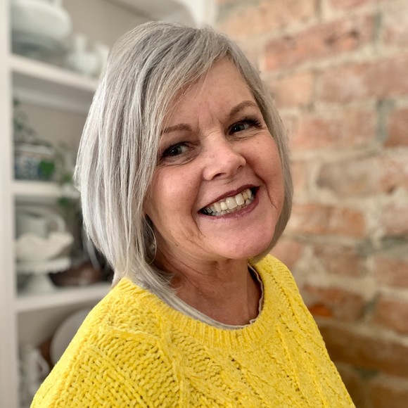 Profile Picture of Julia Streeter (@jmariestreet) on Poshmark