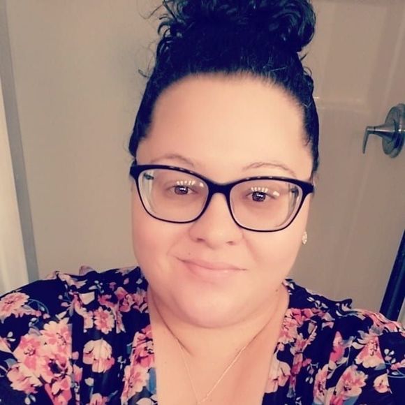 Profile Picture of Nicke Nicky (@berrysensations) on Poshmark