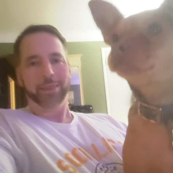 Profile Picture of Philip Cox (@ssphil612) on Poshmark