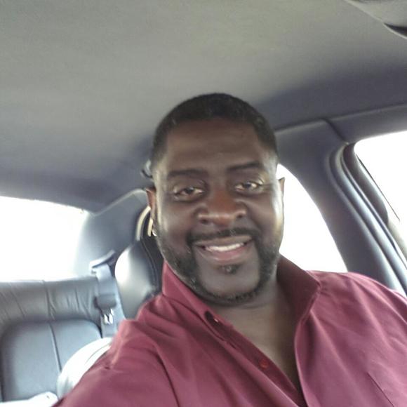 Profile Picture of Daron Wright (@wrightdar) on Poshmark