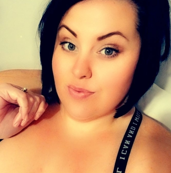 Profile Picture of Brittany Button (@britbutt87) on Poshmark