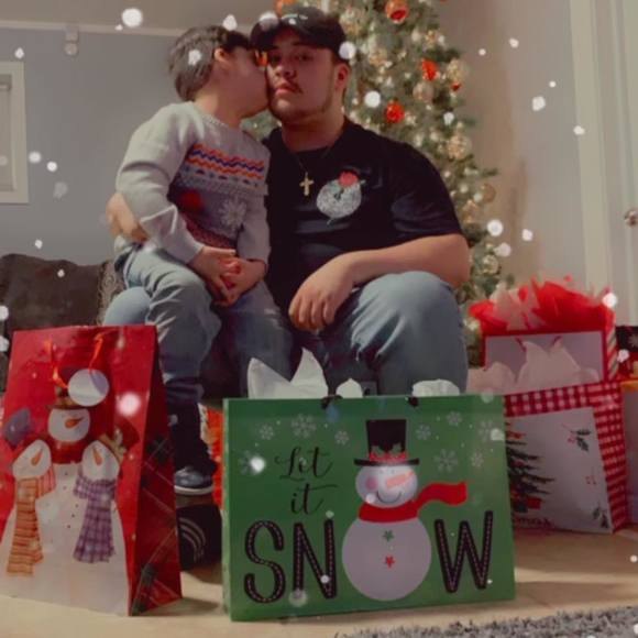 Profile Picture of Carlo Sanchez (@carlo_sanchez) on Poshmark