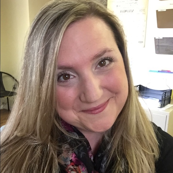 Profile Picture of Taryn Branski (@tjbranski) on Poshmark