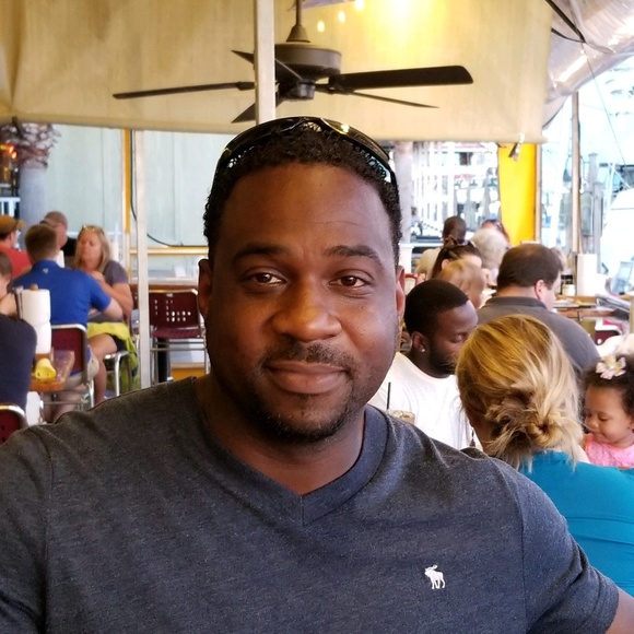 Profile Picture of Clarence Head (@gsxr07) on Poshmark