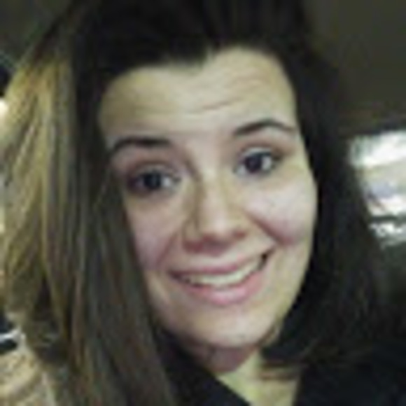 Profile Picture of Miranda Hillenburg (@m_hillenburg) on Poshmark