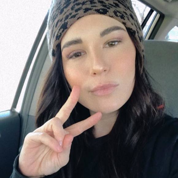 Profile Picture of Lauren Garff (@laurengarff) on Poshmark