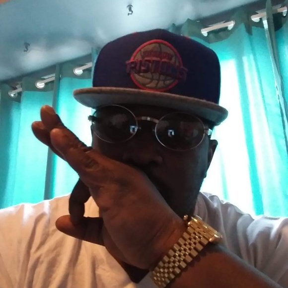 Profile Picture of Terrell Perry (@terrellperry62) on Poshmark