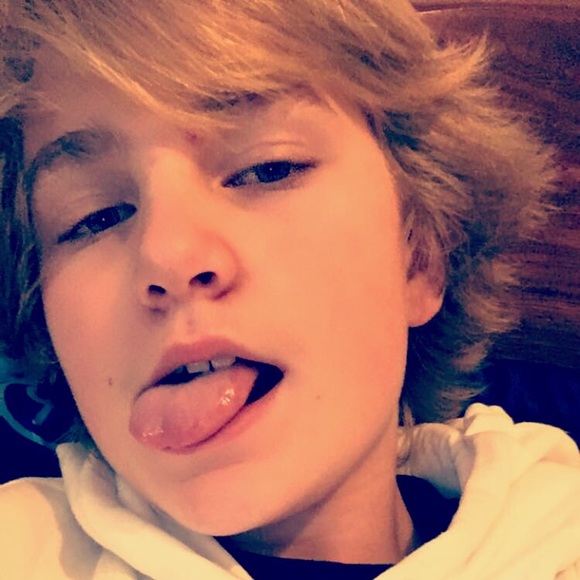 Profile Picture of Jacob Ballinger (@jacobballinger) on Poshmark