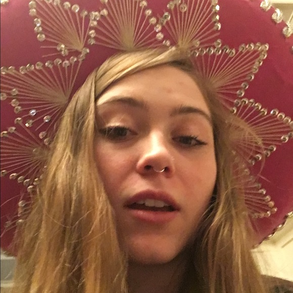 Profile Picture of Martine Potter (@martine_potter) on Poshmark