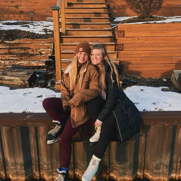 Profile Picture of Lily Edwards (@lilyedwards13) on Poshmark