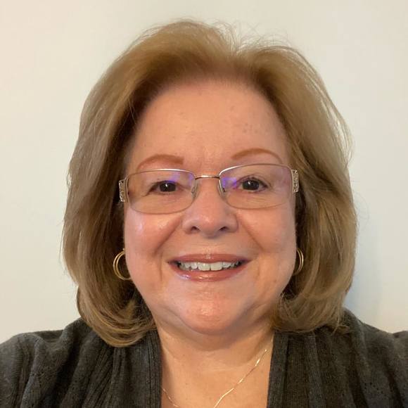 Profile Picture of Shirley Sorbello (@ssorbello) on Poshmark