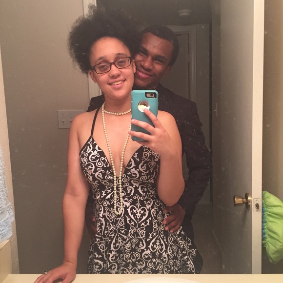 Profile Picture of Naomi Hooks (@nhooks27) on Poshmark