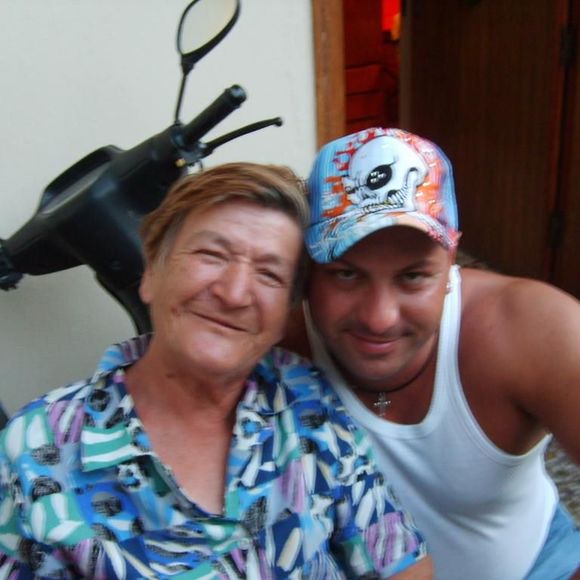 Bill Rogakos - Poshmark Profile Picture of Bill Rogakos (@billrogakos) on Poshmark