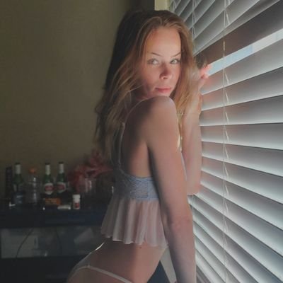 Profile Picture of Amber (@Amber__Ray) on Twitter