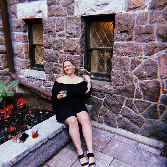 Profile Picture of Kristi Herlth (@kristiherlth24) on Poshmark