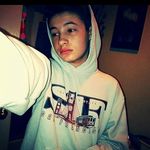 Profile Picture of Tyler Wharton (@_mr._and_mrs._pickles_) on Instagram