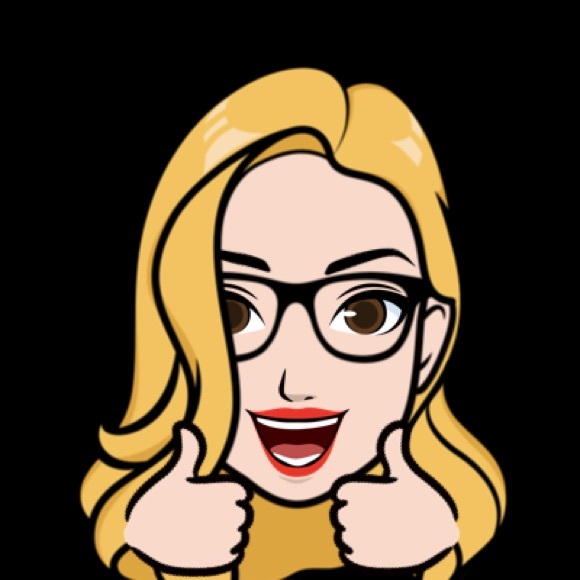 Profile Picture of Isa Nieves (@isannafashion) on Poshmark