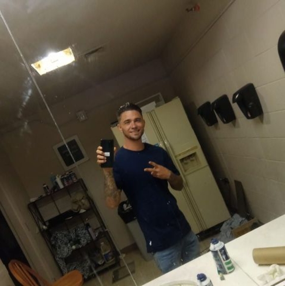 Profile Picture of Justin Gay (@mjgjustin1) on Poshmark