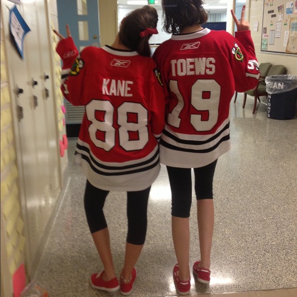 Profile Picture of Steph Rothbauer (@stephnroth) on Poshmark