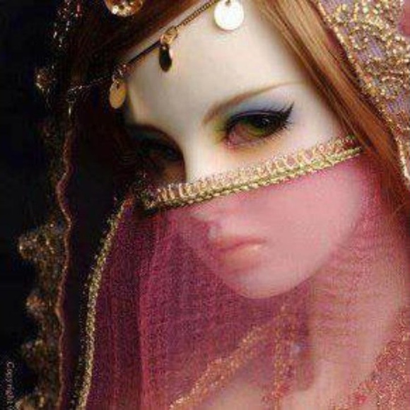 Profile Picture of Noori Mughal (@bilorrank) on Poshmark