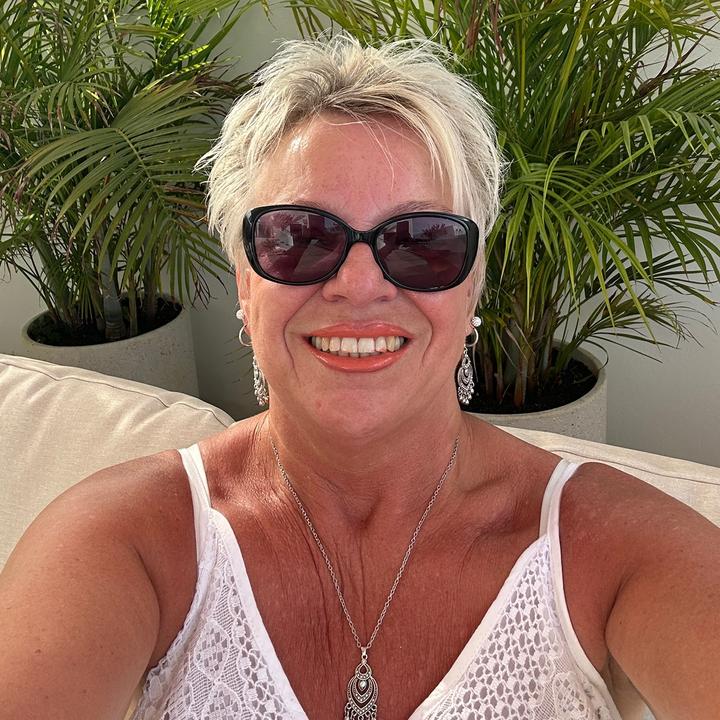 Profile Picture of Tracie Sue (@tracystep67) on Tiktok