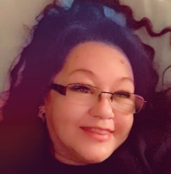 Profile Picture of Lynette Polinsky (@lynettepolinsky) on Poshmark