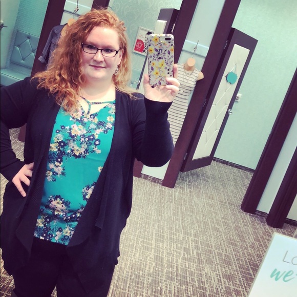 Profile Picture of Amanda Muhich (@amandamuhich) on Poshmark