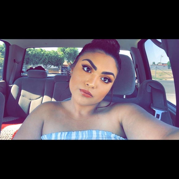 Profile Picture of Clarissa Gutierrez (@clarissaguti281) on Poshmark