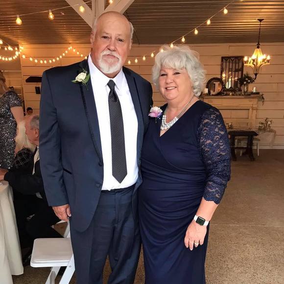 Profile Picture of Cindy Leach (@cindyleach2004) on Poshmark