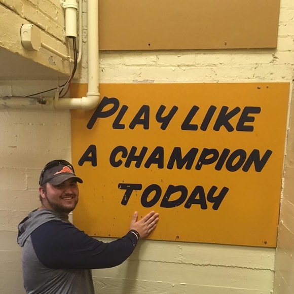 Profile Picture of Micah Beutell (@mbeutell) on Poshmark