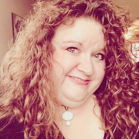 Profile Picture of Brenda Amborn (@brambo1968) on Poshmark