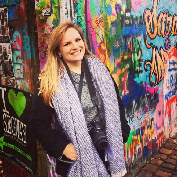 Profile Picture of Monika Zatek (@nikazay) on Poshmark