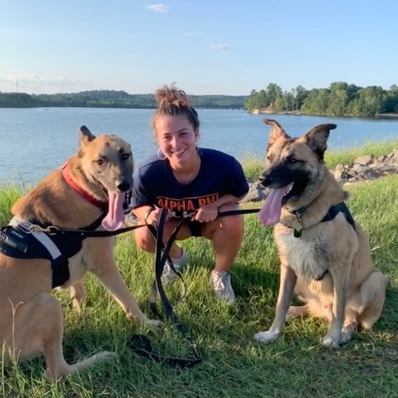 Profile Picture of Rachel Bereskin (@rachelbereskin) on Poshmark