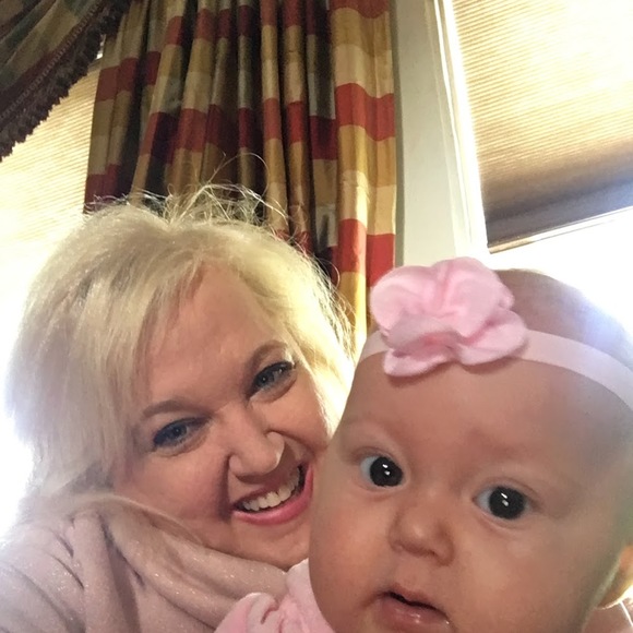 Profile Picture of Brenda Sambi (@sambibrenda) on Poshmark