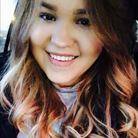 Profile Picture of Viviana Villarreal (@ledaay1) on Poshmark