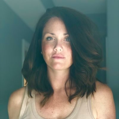 Profile Picture of Jennifer Nguyen (Howarth) (@jenniferpreneur) on Twitter