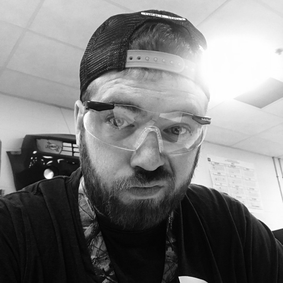 Profile Picture of Joe Mckinnon (@jemckinnon) on Poshmark
