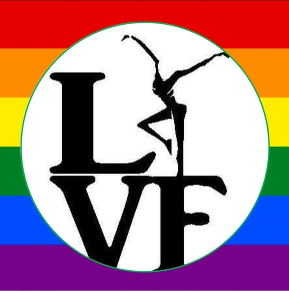 Profile Picture of Gina Amesbury (@dmb0531) on Poshmark