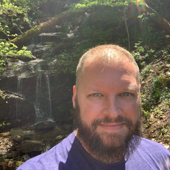 Profile Picture of Jeremy Hobson (@torq21) on Poshmark
