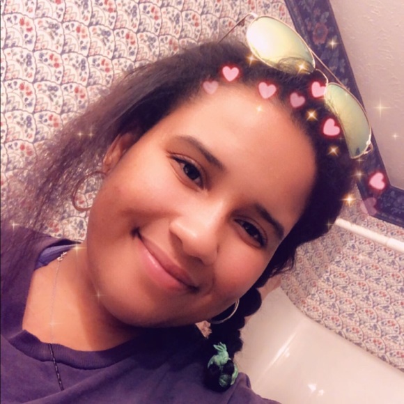 Profile Picture of Whitney Craig (@whitneyok) on Poshmark