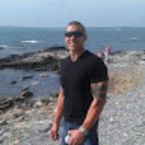 Profile Picture of Daniel Sainato (@shihanhawk) on Poshmark