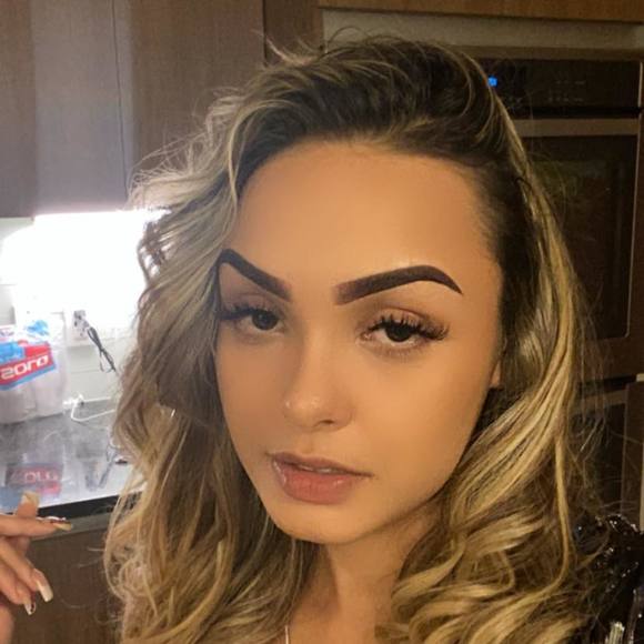 Profile Picture of Melany Portalatin (@melanyport) on Poshmark