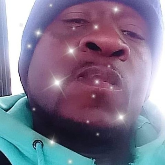 Profile Picture of Tyrone Scott (@tyronescott298) on Poshmark