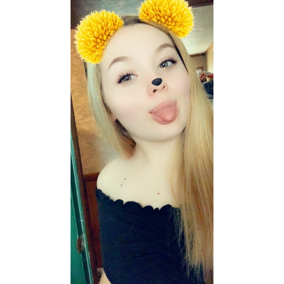 Profile Picture of Macy Mcfalls (@macyhope) on Poshmark