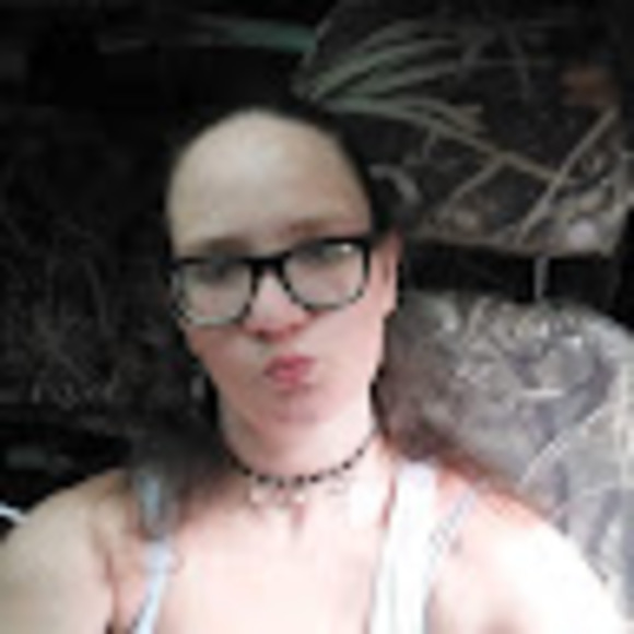 Profile Picture of Amanda Bramblett (@amandabramblett) on Poshmark